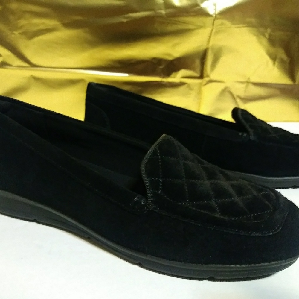 Easy Spirit brand LEATHER new loafers